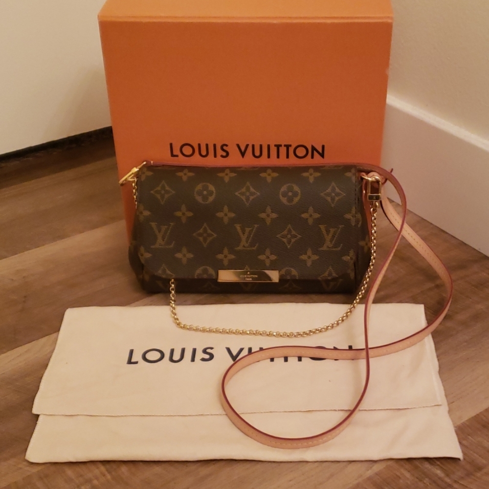 Louis Vuitton Favorite PM Monogram Canvas Crossbody Clutch NWT w/ Box Dust Bag